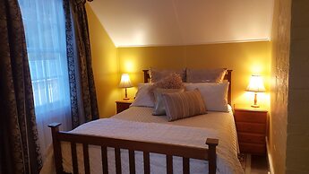 Stanley Hotel & Apartments