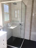 Stanley Hotel & Apartments