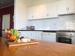 Stanley Hotel & Apartments