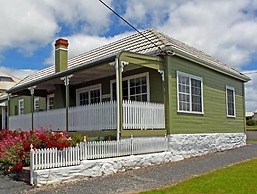 Stanley Hotel & Apartments