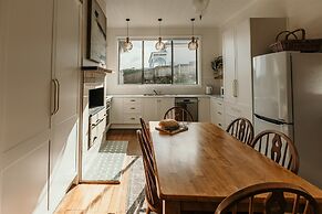 Stanley Hotel & Apartments