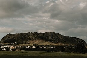 Stanley Hotel & Apartments