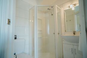 Stanley Hotel & Apartments