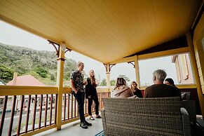Stanley Hotel & Apartments