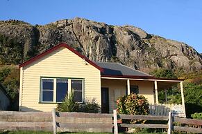 Stanley Hotel & Apartments