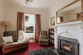 Stanley Hotel & Apartments