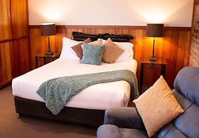 Stanley Hotel & Apartments