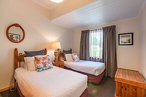 Stanley Hotel & Apartments