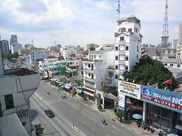 Tan Hoang Long Hotel District 5