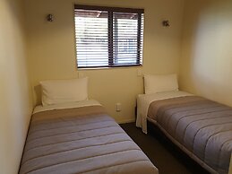 The Hobbit Motorlodge