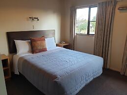 The Hobbit Motorlodge