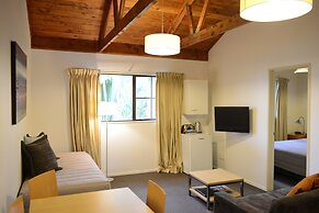 The Hobbit Motorlodge