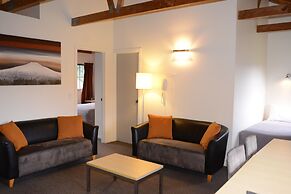 The Hobbit Motorlodge