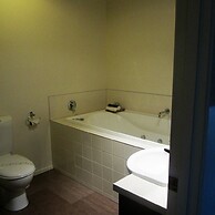 The Hobbit Motorlodge