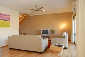 The Lakes Apartments