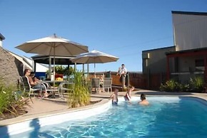 The Lakes Apartments