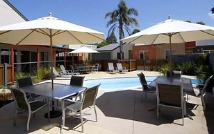 The Lakes Apartments