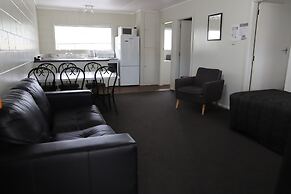 Sierra Beachfront Motel