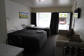 Sierra Beachfront Motel