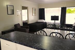 Sierra Beachfront Motel