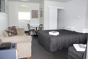 Sierra Beachfront Motel