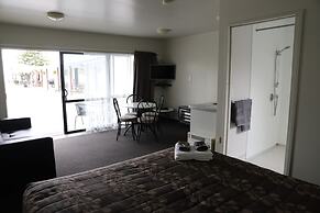 Sierra Beachfront Motel