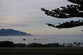 Sierra Beachfront Motel