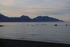 Sierra Beachfront Motel
