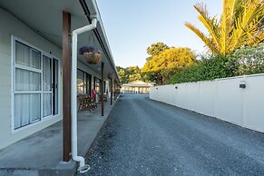 Sierra Beachfront Motel