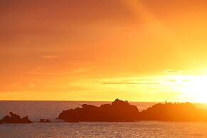 Sierra Beachfront Motel