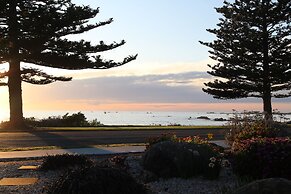 Sierra Beachfront Motel