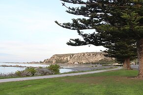 Sierra Beachfront Motel