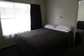 Sierra Beachfront Motel