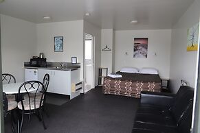 Sierra Beachfront Motel