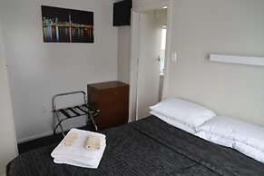 Sierra Beachfront Motel