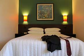 Whale Motor Inn and Restaurant