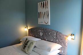 Whale Motor Inn and Restaurant