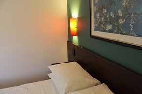 Whale Motor Inn and Restaurant