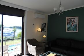 Whale Motor Inn and Restaurant