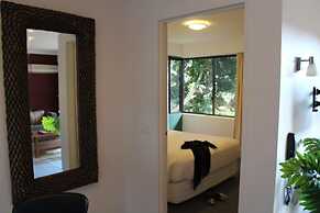 Whale Motor Inn and Restaurant