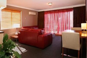 Whale Motor Inn and Restaurant