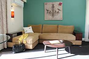 Whale Motor Inn and Restaurant