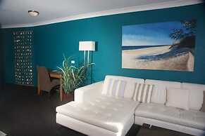 Whale Motor Inn and Restaurant