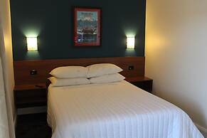 Whale Motor Inn and Restaurant