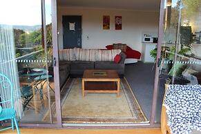 Whale Motor Inn and Restaurant