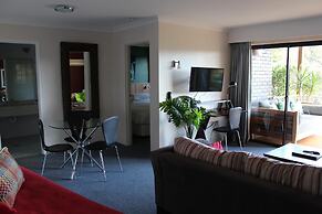 Whale Motor Inn and Restaurant