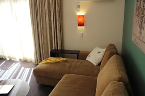 Whale Motor Inn and Restaurant