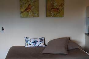 Whale Motor Inn and Restaurant