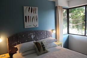 Whale Motor Inn and Restaurant