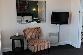 Whale Motor Inn and Restaurant